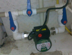 裝個地?zé)嵫h(huán)泵，暖氣一開家里24小時都不冷！